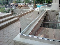 1/2 glass railing